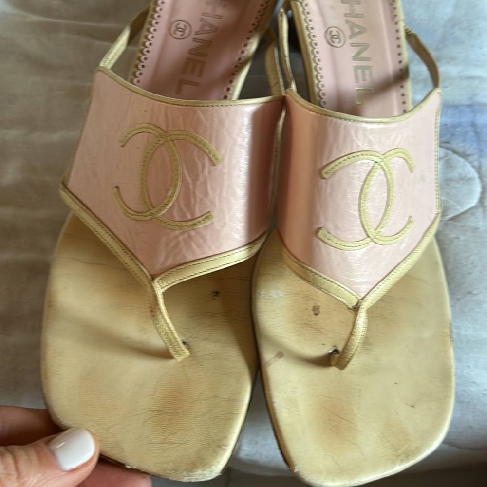 AUTHENTIC Chanel sandals - Picture 3 of 10